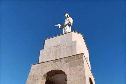 Le da para bendecir a Almería y Roquetas de Mar.