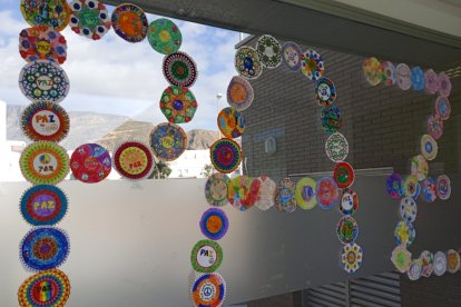 Cartel por la Paz del CEIP Virgilio Valdivia,