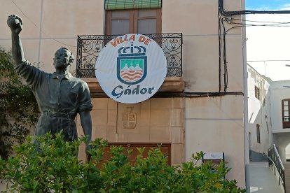 Monumento al narajero de Gádor.