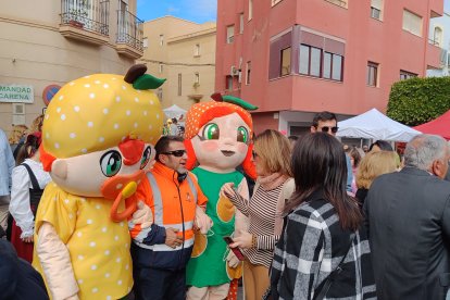 Las mascotas Gadorina y su hermano Gadorín hicieron su aparición en público.