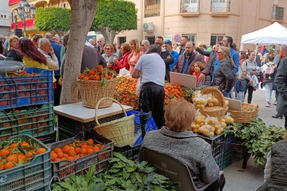 Los puestos de venta de naranjas tuvieron mucha demanda.