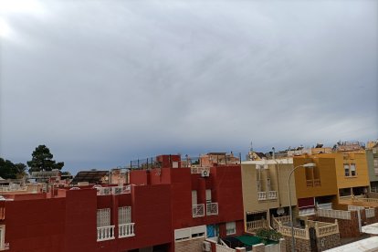 Si el mar se pone negro mucho ojo.