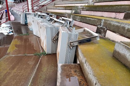 Los focos antiguos que serán sustituidos por LED con la remodelación.