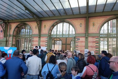La actividad organizada por la Mesa del Ferrocarril ha tenido una respuesta multitudinaria.