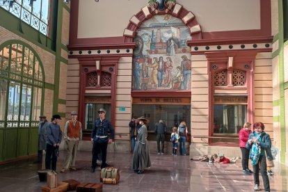 Sabor del siglo XIX y principios del XX en el hall de la estación.