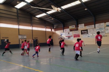 Calentando en la pista.