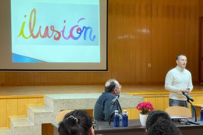 Desarrollo de las II Jornadas Mira la FP en el IES Santo Domingo.