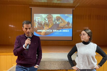 Desarrollo de las II Jornadas Mira la FP en el IES Santo Domingo.