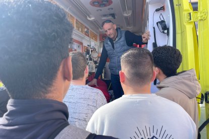 Desarrollo de las II Jornadas Mira la FP en el IES Santo Domingo.