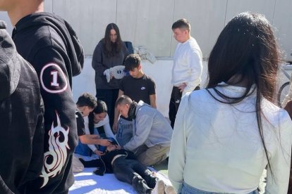 Desarrollo de las II Jornadas Mira la FP en el IES Santo Domingo.