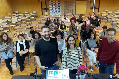 Desarrollo de las II Jornadas Mira la FP en el IES Santo Domingo.