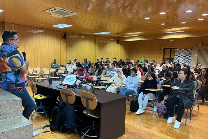 Desarrollo de las II Jornadas Mira la FP en el IES Santo Domingo.