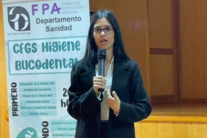 Desarrollo de las II Jornadas Mira la FP en el IES Santo Domingo.