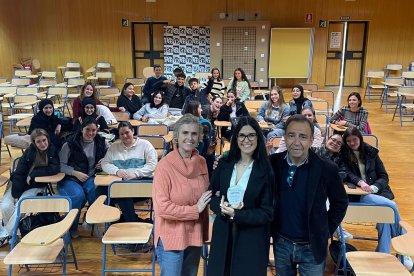 Desarrollo de las II Jornadas Mira la FP en el IES Santo Domingo.