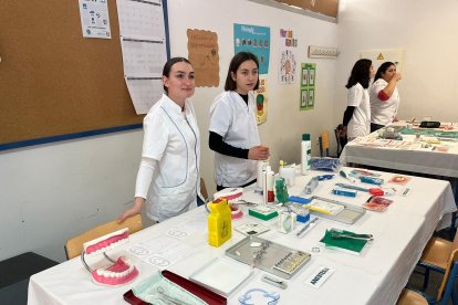 Desarrollo de las II Jornadas Mira la FP en el IES Santo Domingo.