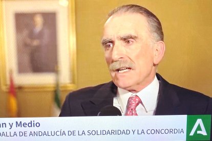 Entrevista a Juan y Medio, Medalla de la Solidaridad y la Concordia.