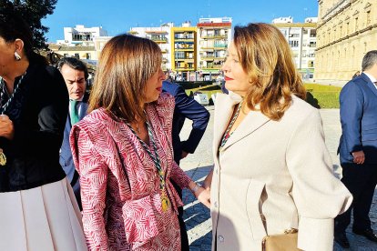 A la derecha, Carmen Crespo.