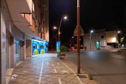 A escasos cien metros de la Comisaría de Policía.