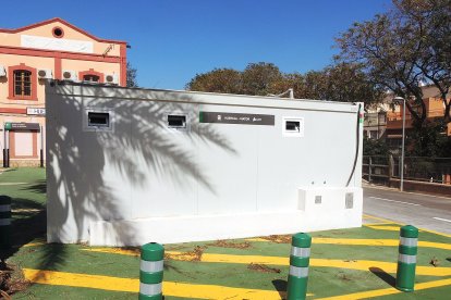 Lo primero que se encuentra al acceder por el parking de los autobuses.