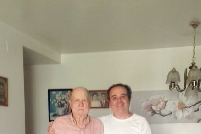 Con su padre almeriense ya fallecido.