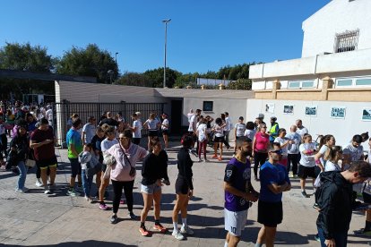 Colas para la recogida de dorsales.