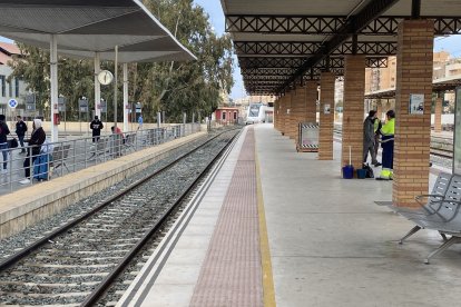 Último día con trenes en la capital almeriense.