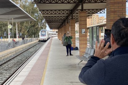Salida del último tren hacia Granada.
