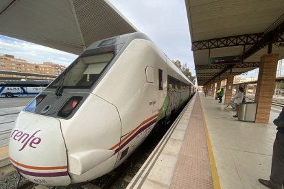 Tarde histórica para el tren en Almería.