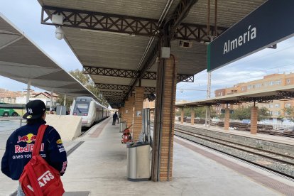 La estación de la capital se queda sin trenes.