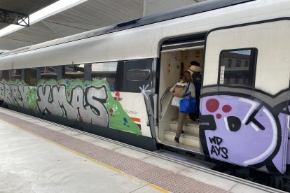 La estación de la capital se queda sin trenes.