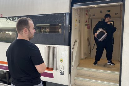 Tren Media Distancia Almería-Granada.