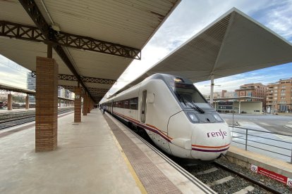 Último día con trenes en la capital almeriense.