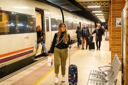 El tren llegó desde Granada.