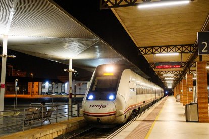 Fría despedida a los trenes en la capital.