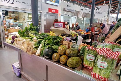 La tranquilidad de primera hora en la plaza.