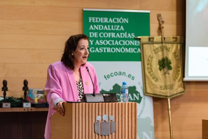 Mabel Salinas, adjunta a dirección de Grupo Caparrós, fue la encargada de conducir el Congreso