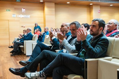 l Congreso asistió una amplia representación institucional. El concejal de Agricultura de Almería, Juan José Segura,; el delegado territorial de