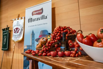 Un bodegón con los productos más representativos de Grupo Caparrós.