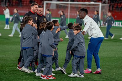 Saludando a Baba durante el calentamiento.