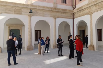 Instantes antes de comenzar la visita.
