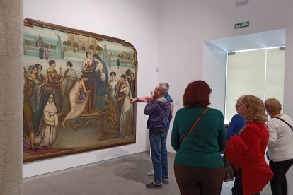 Los visitantes han admirado la belleza de la \'mujer morena\' de J. R. de Torres.