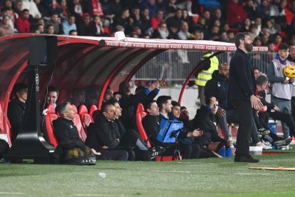 Se levanta Quique y Oltra evalúa la situación del partido.