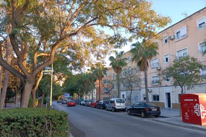 Bajando La Rambla hacia el centro de la ciudad.