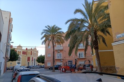 La Plaza de Toros de Almería al fondo.