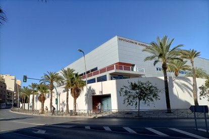 Con palmeras de todas las edades.