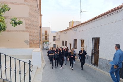 Llegada a la misa de Alina.