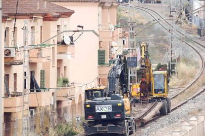 Marcha atrás por la línea ferroviaria.
