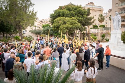 La procesión en la mañana del domingo en Aguadulce.