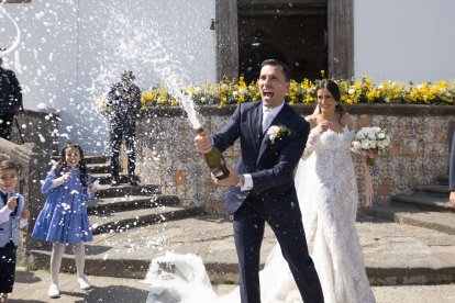 Francesco y Maria a la salida de la Iglesia del Soccorso, en Forio. (FOTO: FRAN LEONARDO & MARÍA TERESA)