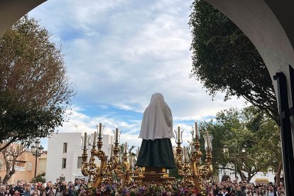 Salida de la Verónica desde el templo.